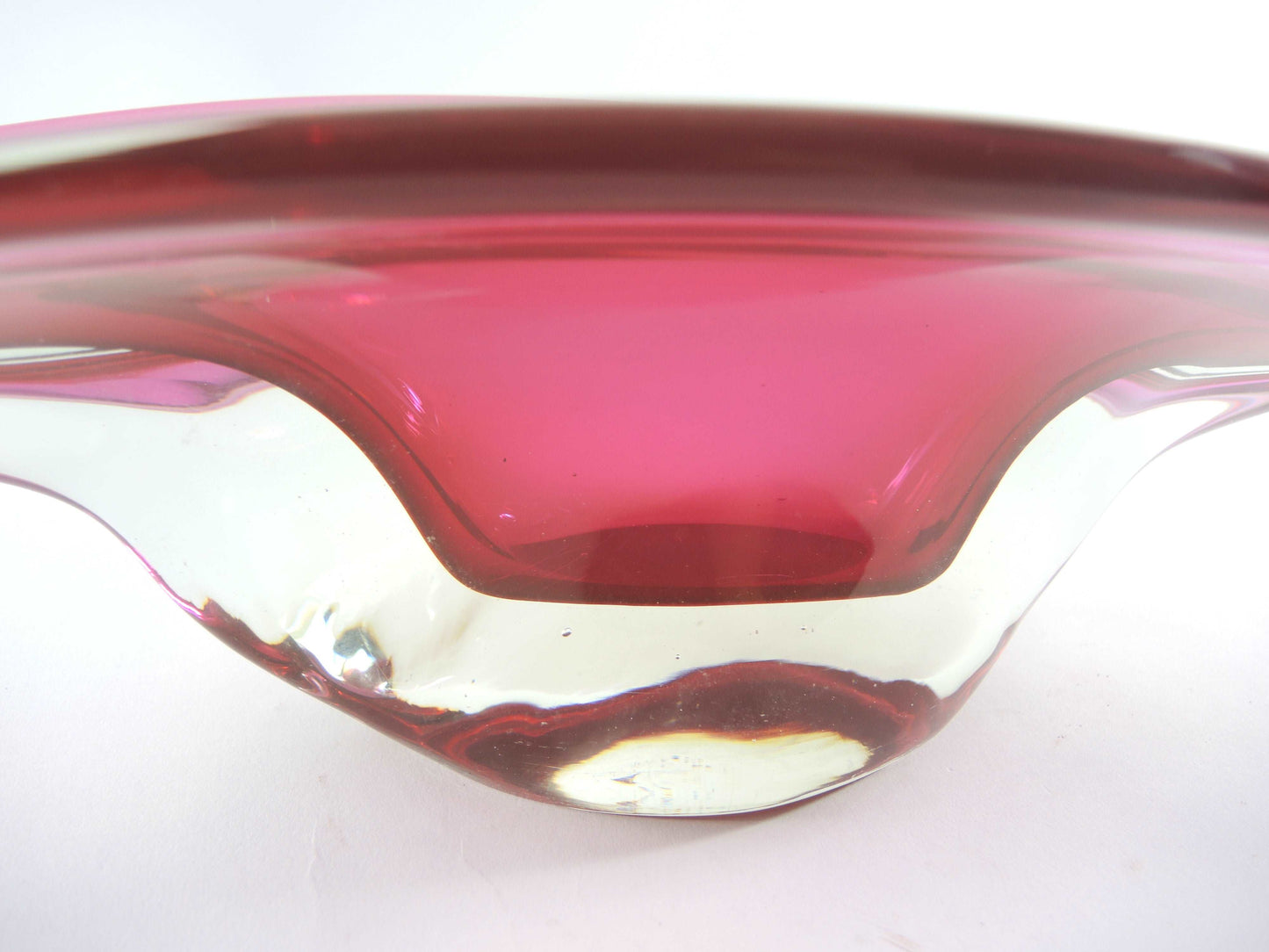 Grosse lilafarbene Sommerso Schale Murano um 1960 Dekorative Gefäße Murano Sommerso