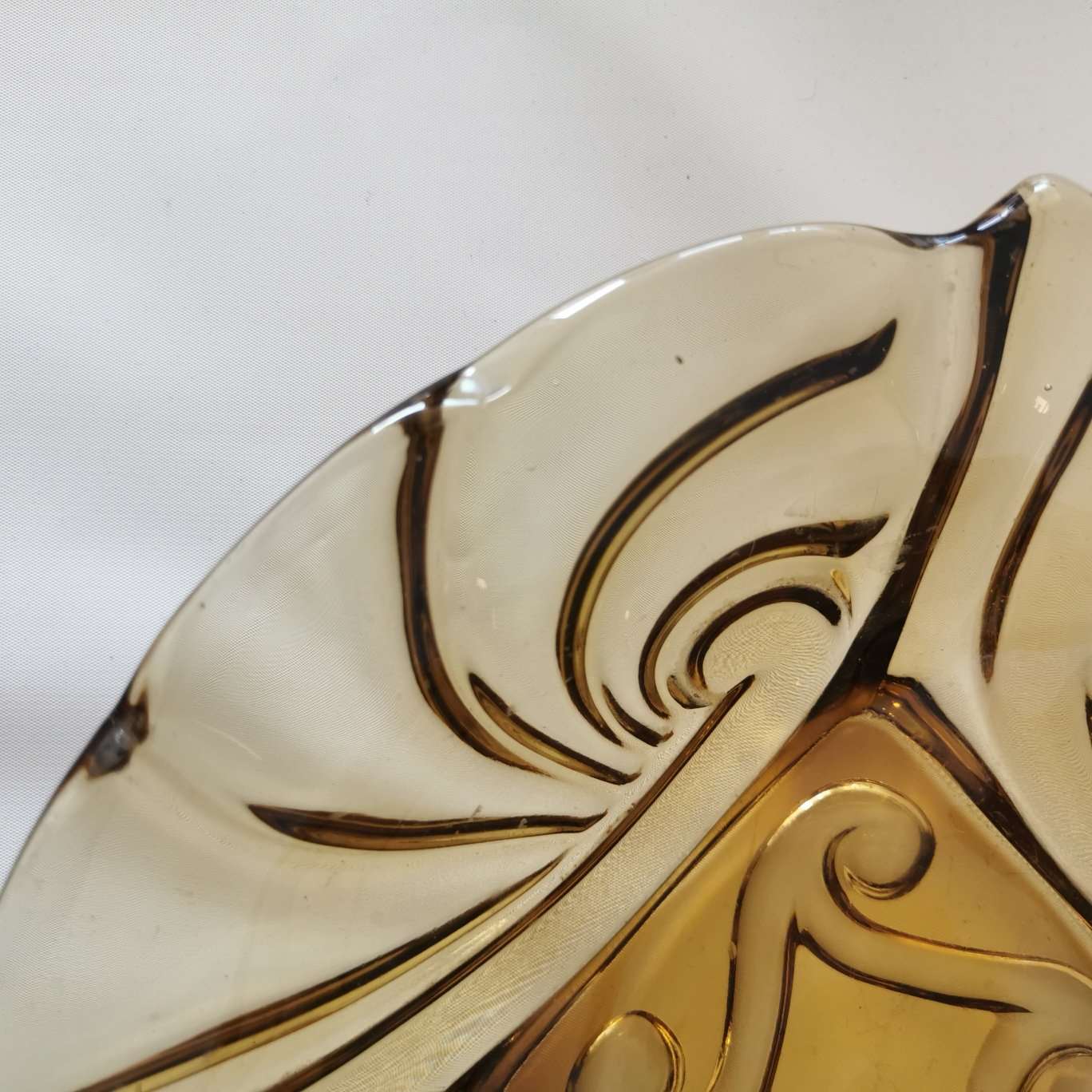 Grosse Art Déco Glasschale um 1920-40.