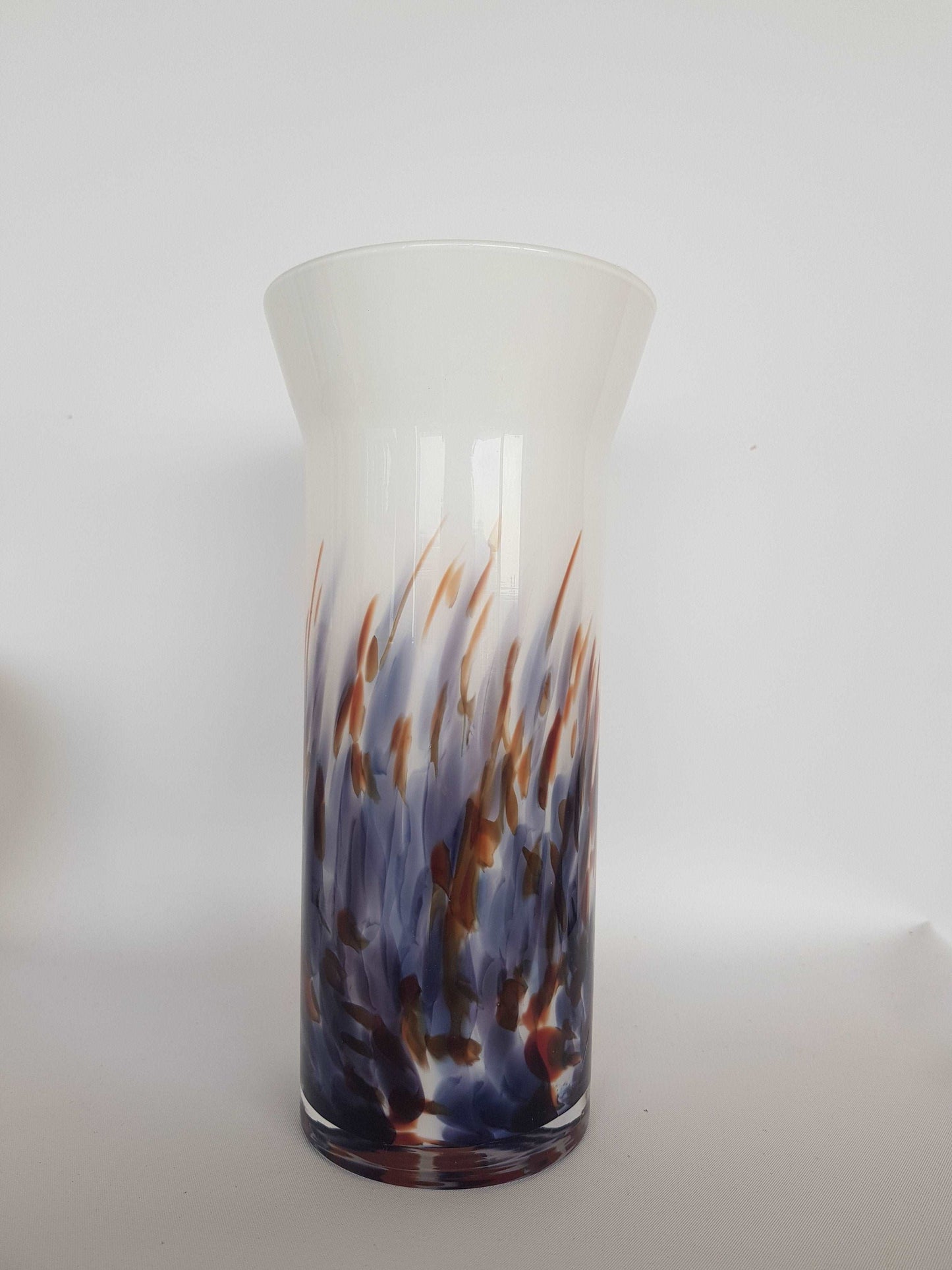 Weisse konische Vase, Hersteller unbekannt Vasen vendor-unknown