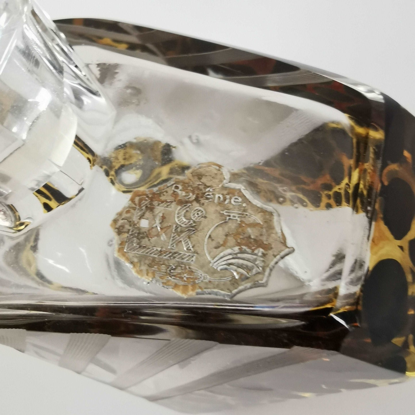 Böhmische Art Déco Kristallkaraffe mit Gläsern um 1930.
