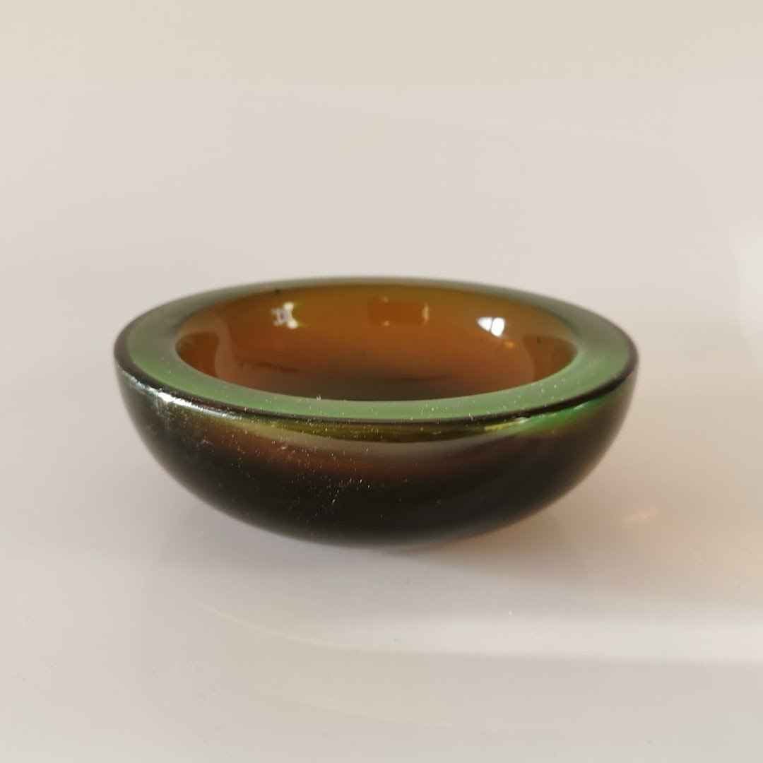 Uranglas Schale