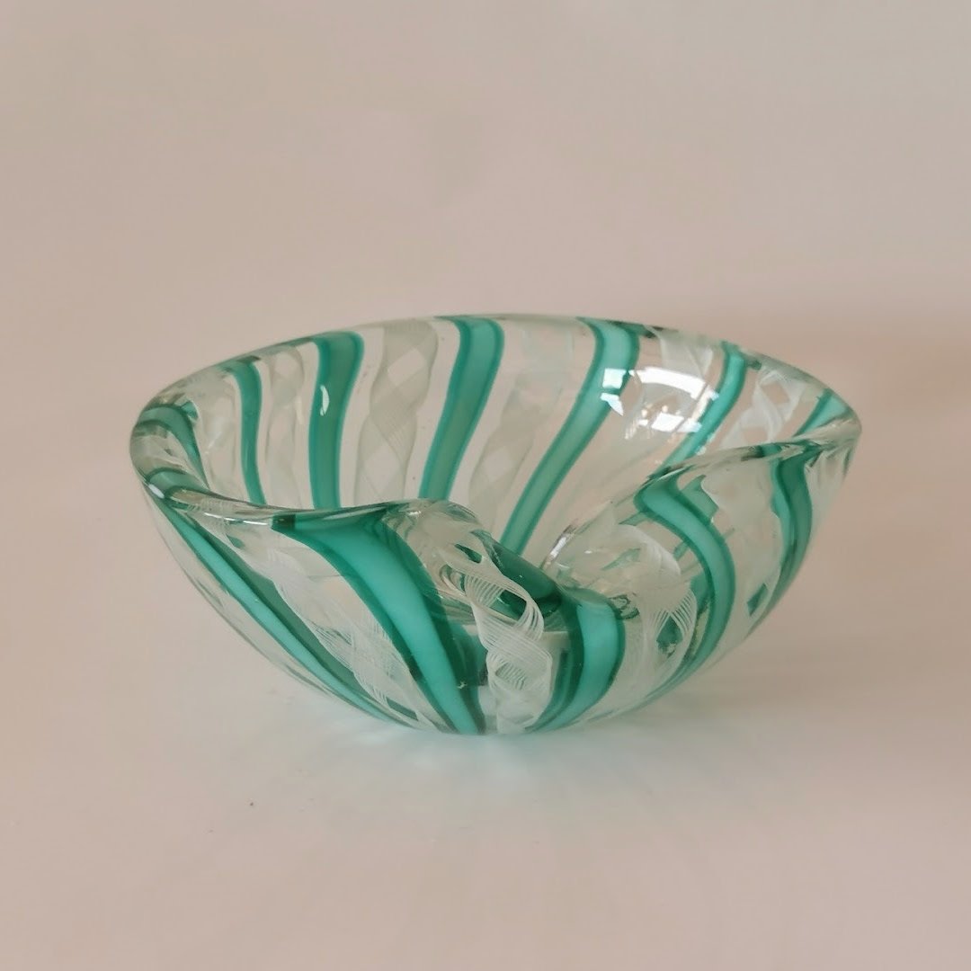Grosse Filigrana Zanfirico Glasschale Murano um 1950.