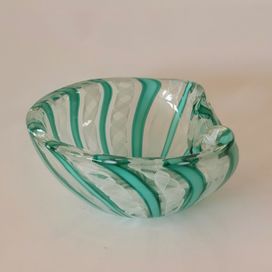 Grosse Filigrana Zanfirico Glasschale Murano um 1950.