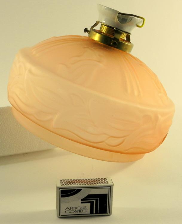 Rosa Art Déco Deckenlampe um 1920-40 Frankreich.