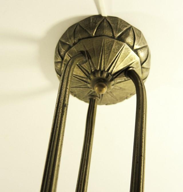 Rosa Art Déco Deckenlampe Frankreich.