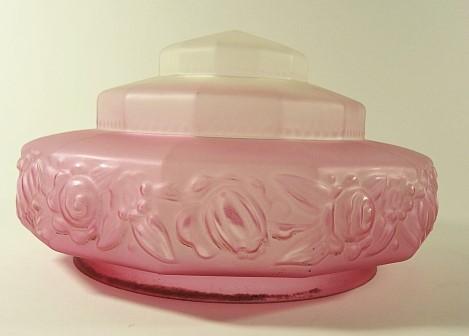 Rosa Art Déco Deckenlampe Frankreich.