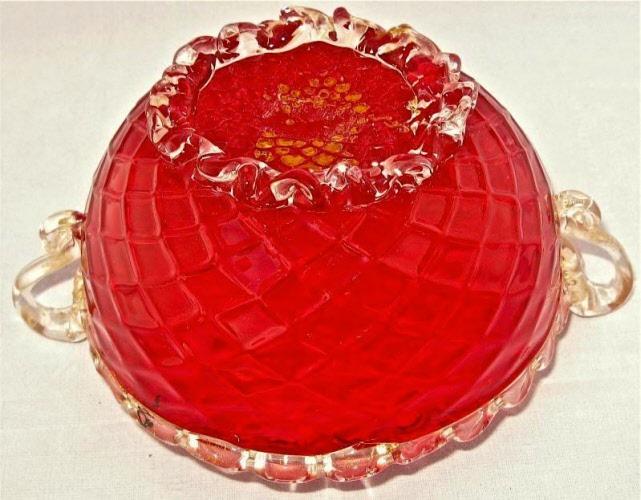 Rote Henkelschale von Barovier & Toso um 1950.
