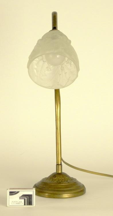 Jugendstil Tischlampe aus Messing und Glas.
