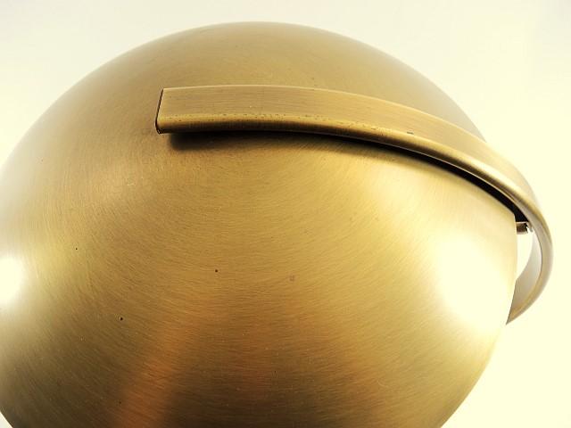 Grosse, antike Messinglampe um 1930-40.