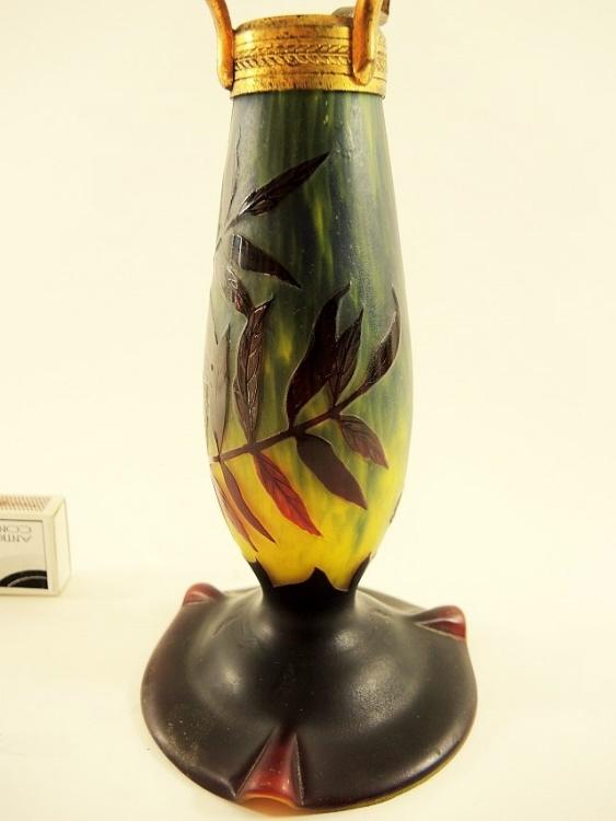 Art Deco Lampenfuss signiert.