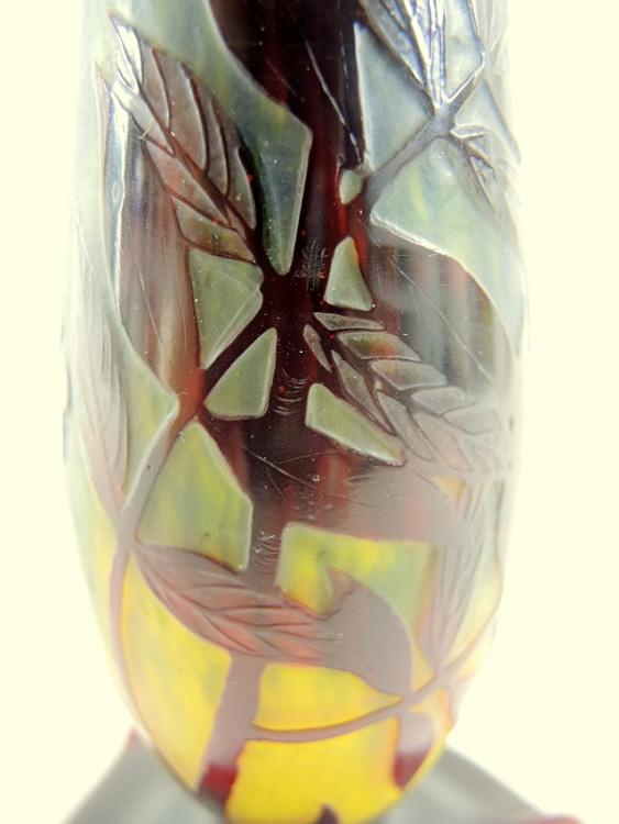 Art Deco Lampenfuss signiert.