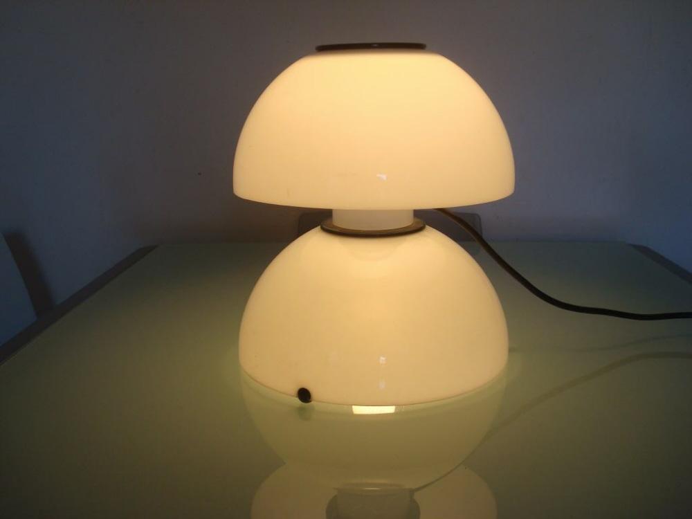 Design Tischlampe Dalca Made in Italy um 1970.