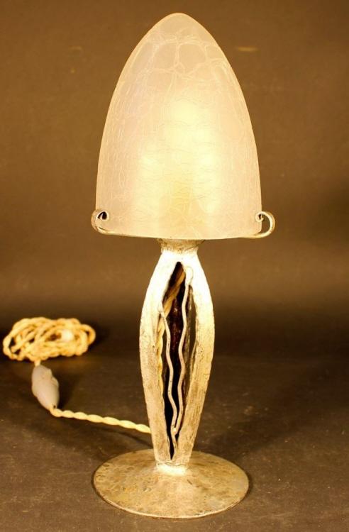 Weisse Tischlampe, Art Déco Frankreich um 1920, Original