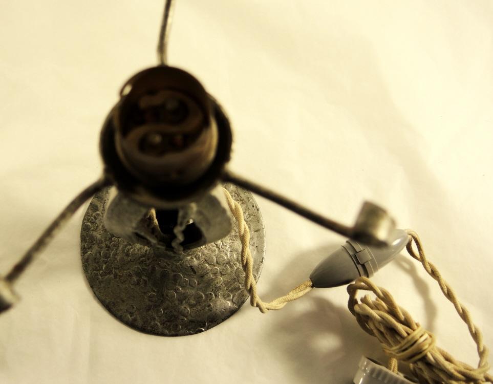 Weisse Tischlampe, Art Déco Frankreich um 1920, Original