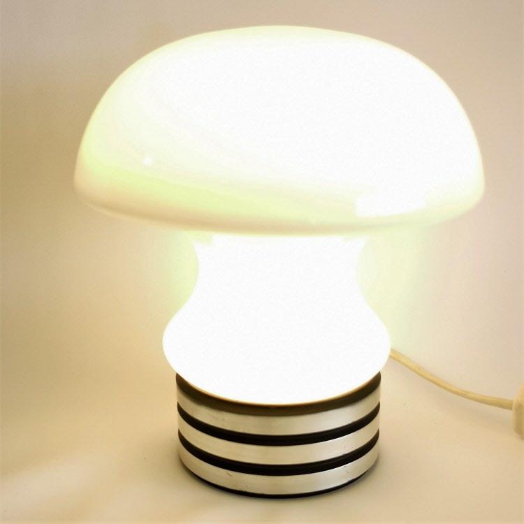 Italienische Design Pilz Tischlampe um 1960-70.