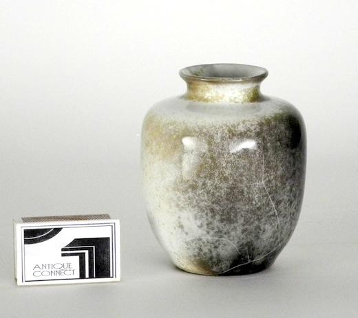 Kleine graue Keramikvase von Richard Uhlmeyer um 1930.