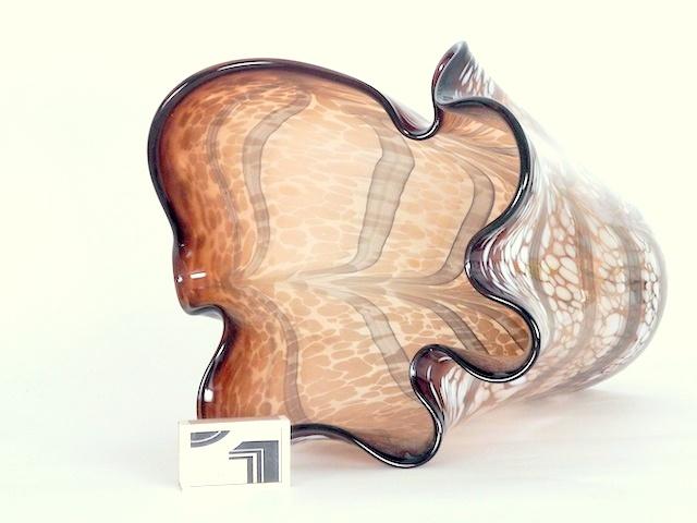 Grosse Fazzoletti Bodenvase braun.