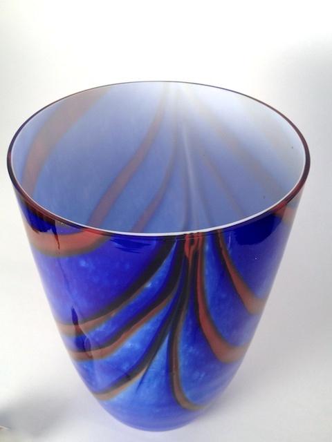 Blaue Design Bodenvase.