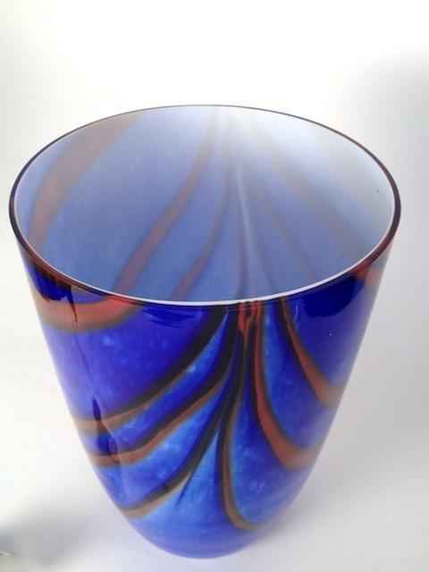 Blaue Bodenvase