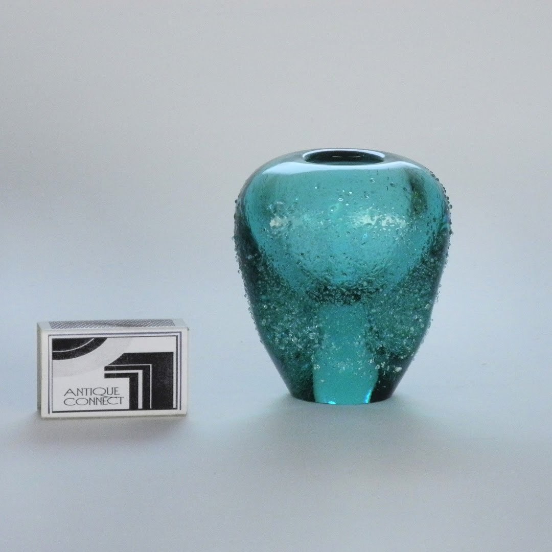Kleine türkisblaue Bohemia Vase.