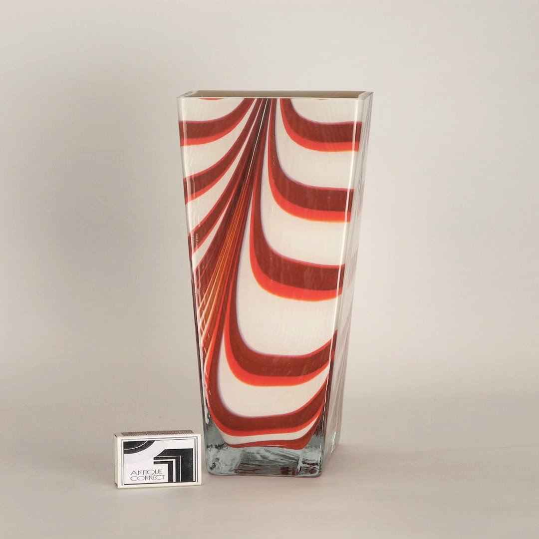 Quadratische Vase