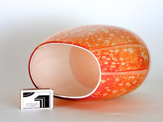 Elegante ovale Vase in Orange und Weiss Vasen vendor-unknown