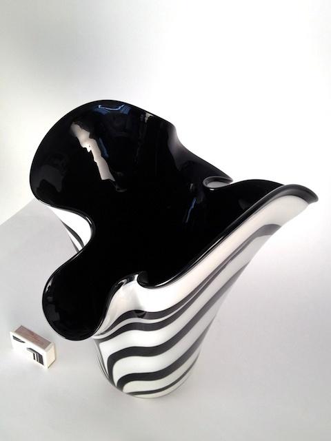 Grosse weissschwarze Fazzoletti Vase.