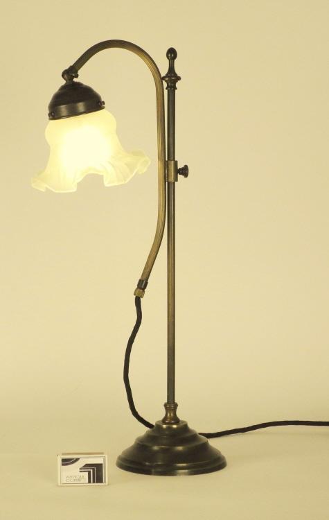 Grosse Jugendstil Tischlampe um 1920.