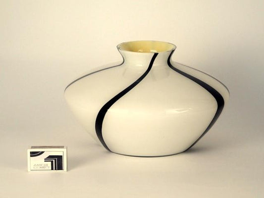 Runde, weissschwarze Design Vase.